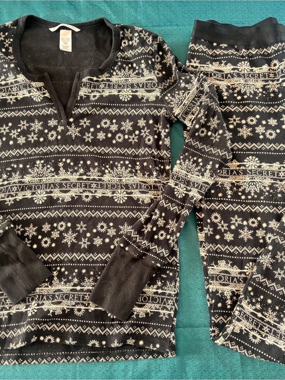 Victoria's Secret Black & Cream Thermal Set XS